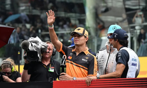 hamilton-baffled-as-software-glitch-turns-f1-malaysian-gp-into-a-lego-race