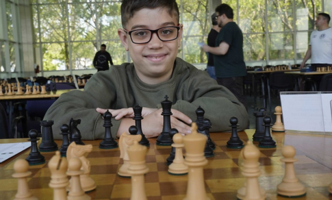 the-messi-of-chess-astonished-the-world-champion-at-age-10