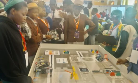 whitesands-school-unveils-nigeria-s-first-locally-made-goal-line-technology-at-2025-wro