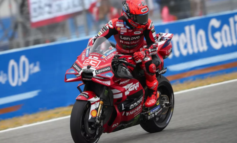 marc-m-rquez-takes-pole-in-rain-soaked-spanish-motogp-qualifying
