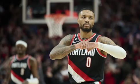 damian-lillard-returns-to-trail-blazers-on-three-year-42m-deal