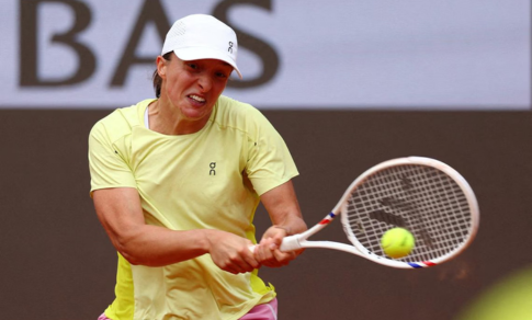 swiatek-faces-stiff-competition-as-she-aims-to-defend-french-open-title