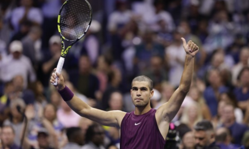 us-open-2025-alcaraz-djokovic-sabalenka-and-raducanu-progress-amid-drama